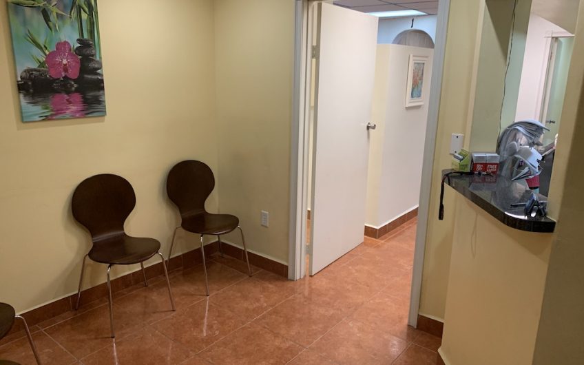 Hialeah 5 Chairs, Patients Included