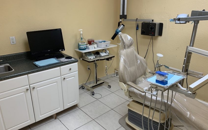 Hialeah 5 Chairs, Patients Included