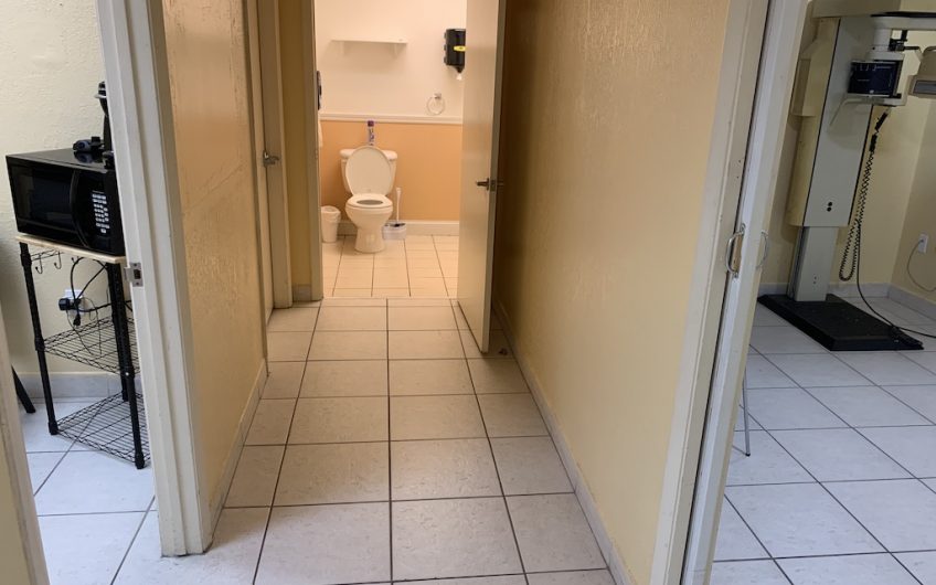 Hialeah 5 Chairs, Patients Included