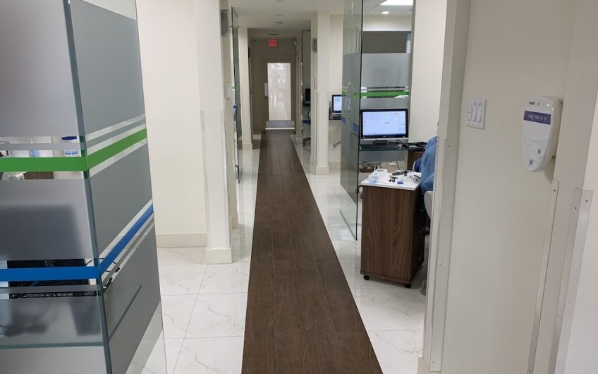 Hialeah 6 Chairs Cutting-edge Office, No Patients Included