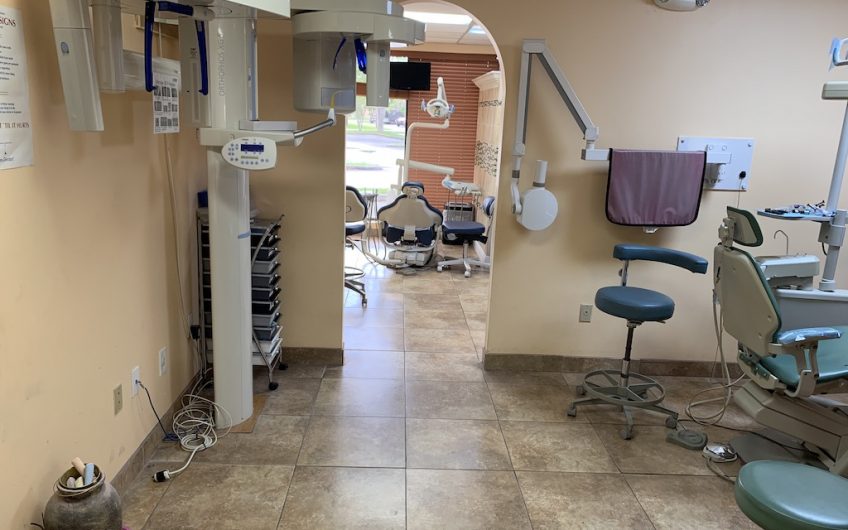 Pembroke Pines 4 Chairs from Relocating Out of State Dentist